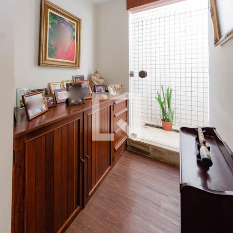 Casa para alugar com 465m², 4 quartos e 5 vagas Casa para alugar com 465m², 4 quartos e 5 vagasCorredor