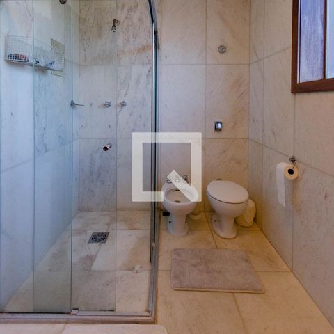 Casa para alugar com 465m², 4 quartos e 5 vagas Casa para alugar com 465m², 4 quartos e 5 vagasBanheiro