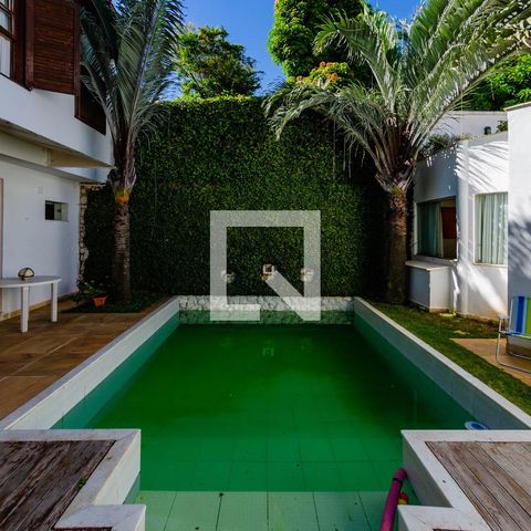 Casa para alugar com 465m², 4 quartos e 5 vagas Casa para alugar com 465m², 4 quartos e 5 vagasQuintal