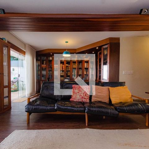 Casa para alugar com 465m², 4 quartos e 5 vagas Casa para alugar com 465m², 4 quartos e 5 vagasSala 2