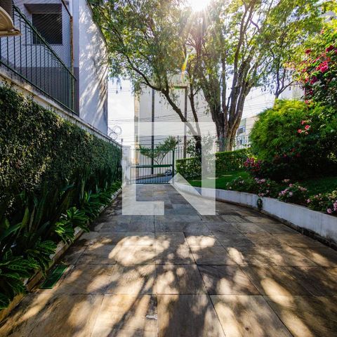 Casa para alugar com 465m², 4 quartos e 5 vagas Casa para alugar com 465m², 4 quartos e 5 vagasGaragem