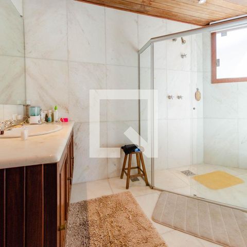 Casa para alugar com 465m², 4 quartos e 5 vagas Casa para alugar com 465m², 4 quartos e 5 vagasBanheiro suíte