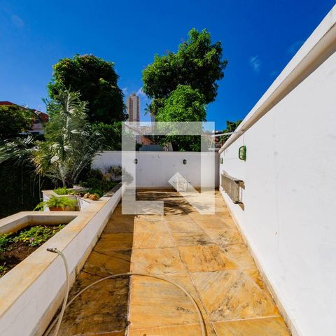 Casa para alugar com 465m², 4 quartos e 5 vagas Casa para alugar com 465m², 4 quartos e 5 vagasTerraço