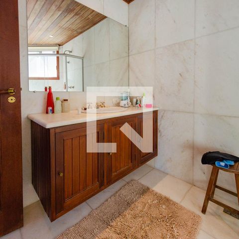 Casa para alugar com 465m², 4 quartos e 5 vagas Casa para alugar com 465m², 4 quartos e 5 vagasBanheiro suíte