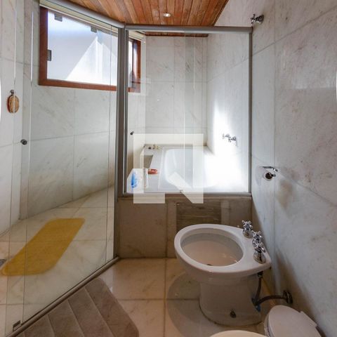 Casa para alugar com 465m², 4 quartos e 5 vagas Casa para alugar com 465m², 4 quartos e 5 vagasBanheiro suíte