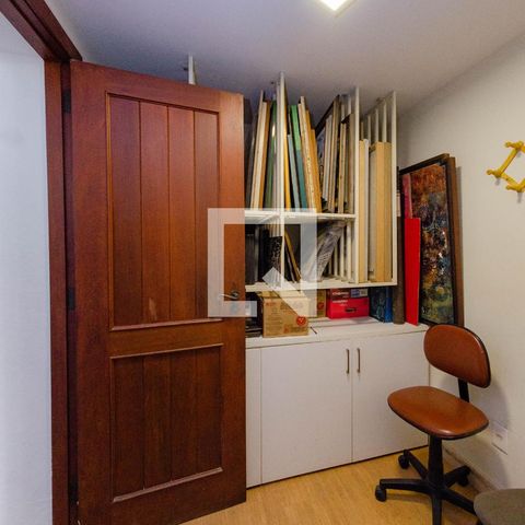 Casa para alugar com 465m², 4 quartos e 5 vagas Casa para alugar com 465m², 4 quartos e 5 vagasQuarto de serviço