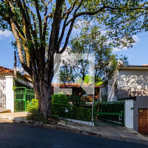 Casa para alugar com 465m², 4 quartos e 5 vagas Casa para alugar com 465m², 4 quartos e 5 vagasFachada