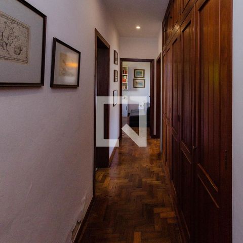 Casa para alugar com 465m², 4 quartos e 5 vagas Casa para alugar com 465m², 4 quartos e 5 vagasCorredor