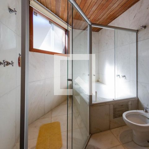 Casa para alugar com 465m², 4 quartos e 5 vagas Casa para alugar com 465m², 4 quartos e 5 vagasBanheiro suíte