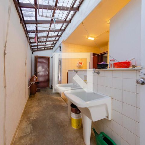 Casa para alugar com 465m², 4 quartos e 5 vagas Casa para alugar com 465m², 4 quartos e 5 vagasÁrea de serviço