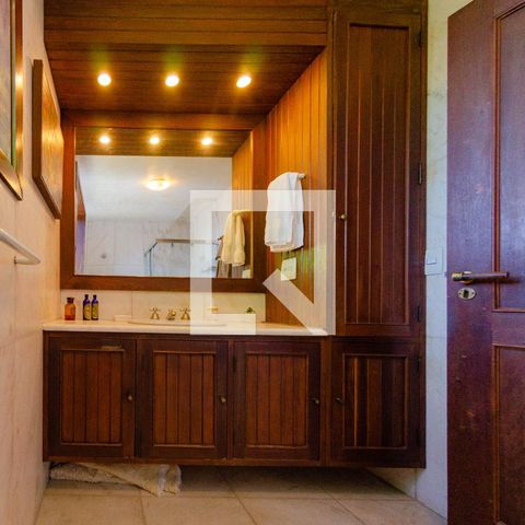 Casa para alugar com 465m², 4 quartos e 5 vagas Casa para alugar com 465m², 4 quartos e 5 vagasBanheiro