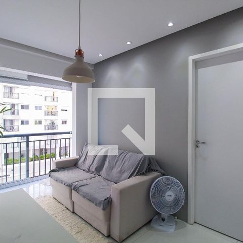 Apartamento à venda com 38m², 2 quartos e sem vaga Apartamento à venda com 38m², 2 quartos e sem vagaSala