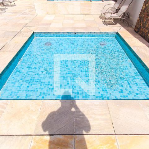 Apartamento à venda com 38m², 2 quartos e sem vaga Apartamento à venda com 38m², 2 quartos e sem vagaÁrea comum - Piscina