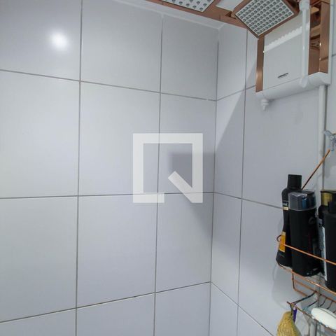 Apartamento à venda com 38m², 2 quartos e sem vaga Apartamento à venda com 38m², 2 quartos e sem vagaBanheiro