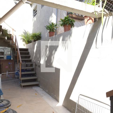 Casa à venda com 195m², 3 quartos e 3 vagas Casa à venda com 195m², 3 quartos e 3 vagasQuintal
