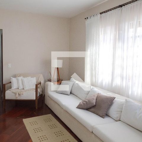 Casa à venda com 195m², 3 quartos e 3 vagas Casa à venda com 195m², 3 quartos e 3 vagasSala