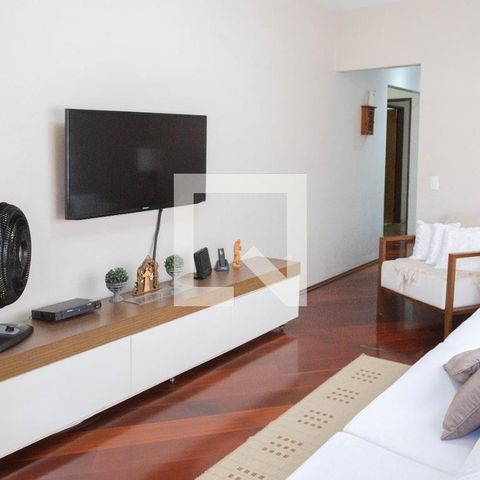 Casa à venda com 195m², 3 quartos e 3 vagas Casa à venda com 195m², 3 quartos e 3 vagasSala