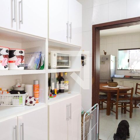 Casa à venda com 195m², 3 quartos e 3 vagas Casa à venda com 195m², 3 quartos e 3 vagasÁrea de Serviço