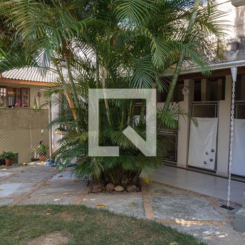 Casa à venda com 195m², 3 quartos e 3 vagas Casa à venda com 195m², 3 quartos e 3 vagasQuintal