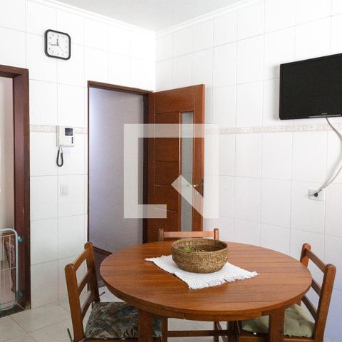 Casa à venda com 195m², 3 quartos e 3 vagas Casa à venda com 195m², 3 quartos e 3 vagasCozinha