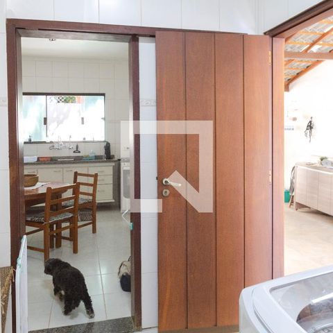 Casa à venda com 195m², 3 quartos e 3 vagas Casa à venda com 195m², 3 quartos e 3 vagasÁrea de Serviço