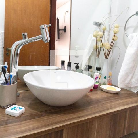 Casa à venda com 195m², 3 quartos e 3 vagas Casa à venda com 195m², 3 quartos e 3 vagasBanheiro Suíte 1