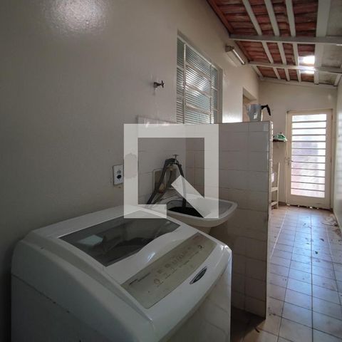Casa à venda com 290m², 3 quartos e 2 vagasÁrea de Serviço