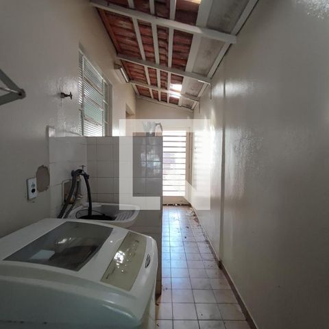 Casa à venda com 290m², 3 quartos e 2 vagasÁrea de Serviço