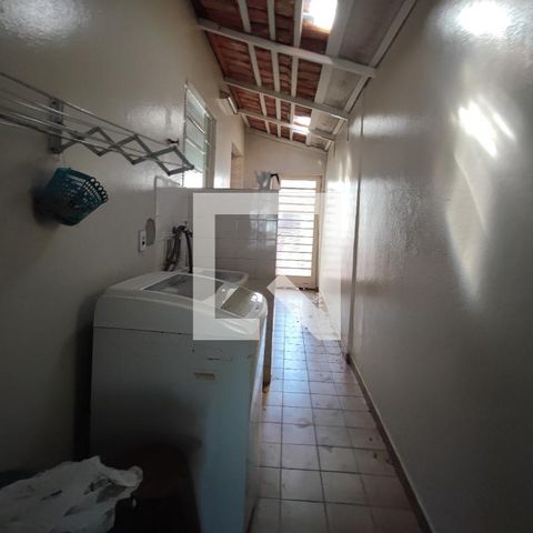 Casa à venda com 290m², 3 quartos e 2 vagasÁrea de Serviço