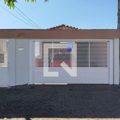 Casa para alugar com 250m², 2 quartos e 1 vagaFachada