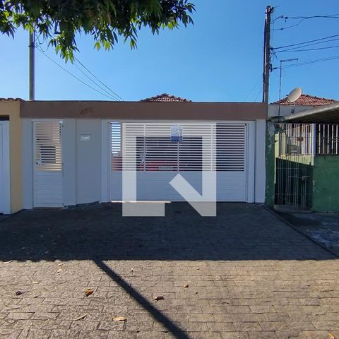Casa para alugar com 250m², 2 quartos e 1 vagaFachada