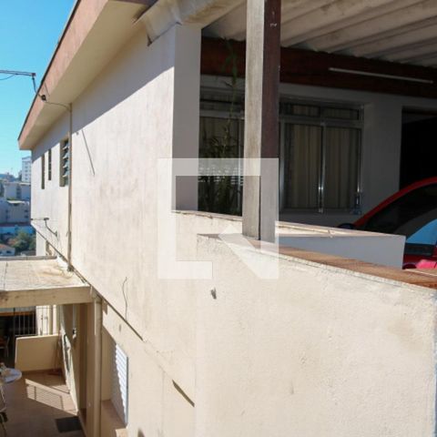 Casa para alugar com 250m², 2 quartos e 1 vagaQuintal