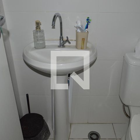 Apartamento à venda com 42m², 2 quartos e sem vagaBanheiro