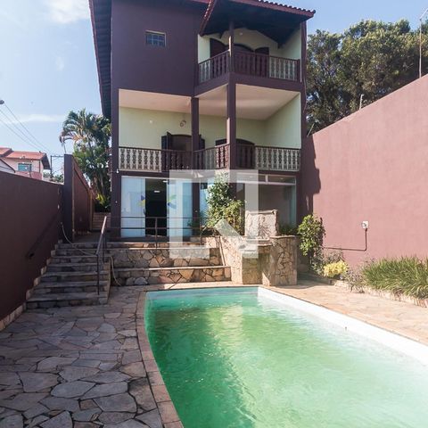 Casa para alugar com 551m², 15 quartos e 4 vagasPiscina