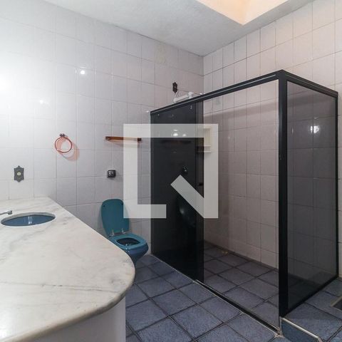 Casa para alugar com 551m², 15 quartos e 4 vagasBanheiro