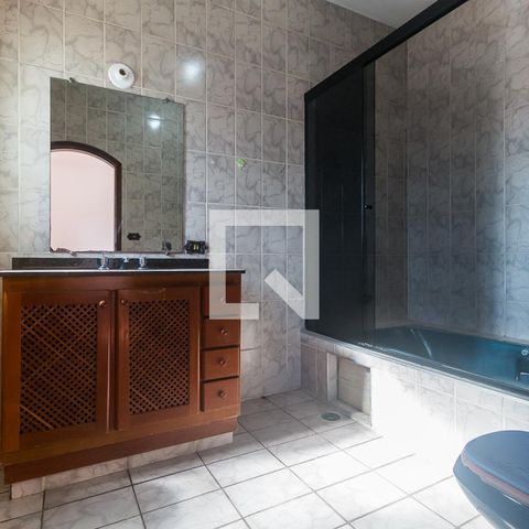 Casa para alugar com 551m², 15 quartos e 4 vagasBanheiro da Suíte 3