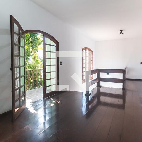 Casa para alugar com 551m², 15 quartos e 4 vagasHall