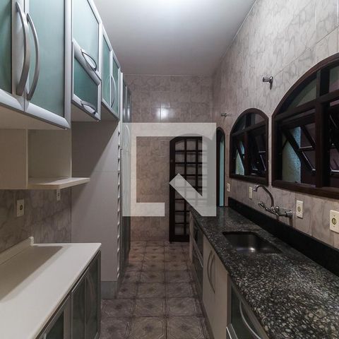 Casa para alugar com 551m², 15 quartos e 4 vagasCozinha