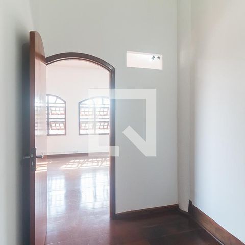 Casa para alugar com 551m², 15 quartos e 4 vagasQuarto 2
