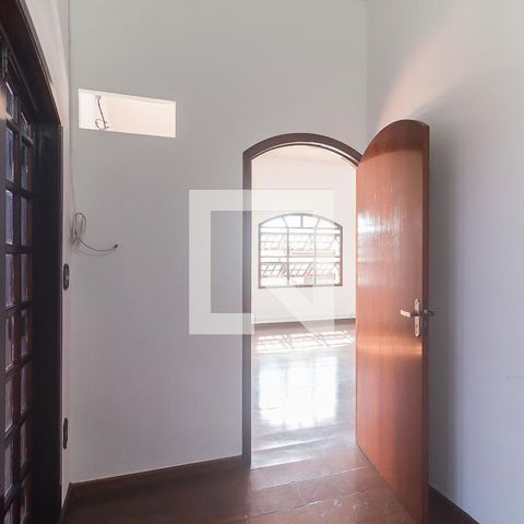 Casa para alugar com 551m², 15 quartos e 4 vagasQuarto 1