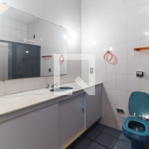 Casa para alugar com 551m², 15 quartos e 4 vagasBanheiro