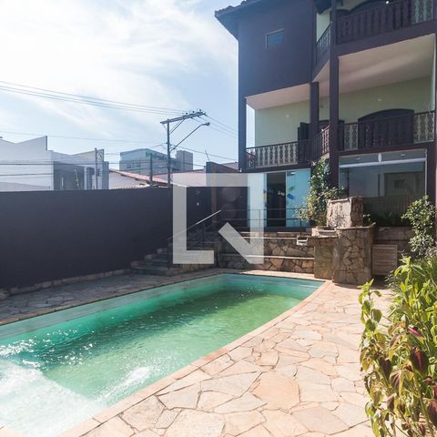 Casa para alugar com 551m², 15 quartos e 4 vagasPiscina
