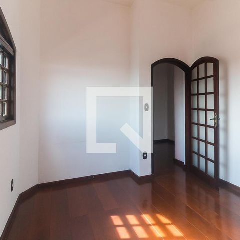 Casa para alugar com 551m², 15 quartos e 4 vagasQuarto 5