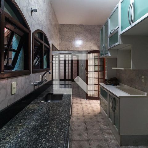 Casa para alugar com 551m², 15 quartos e 4 vagasCozinha