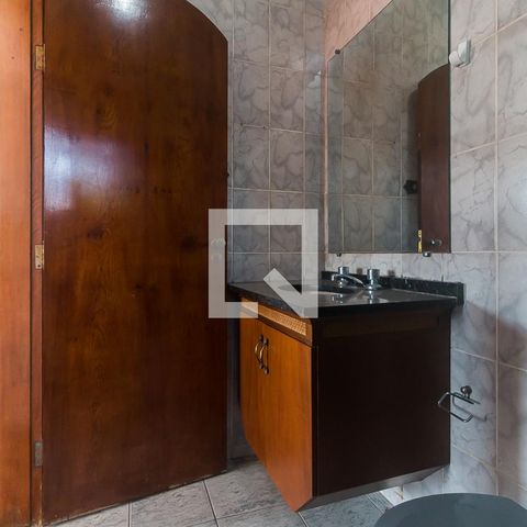 Casa para alugar com 551m², 15 quartos e 4 vagasBanheiro da Suíte 1