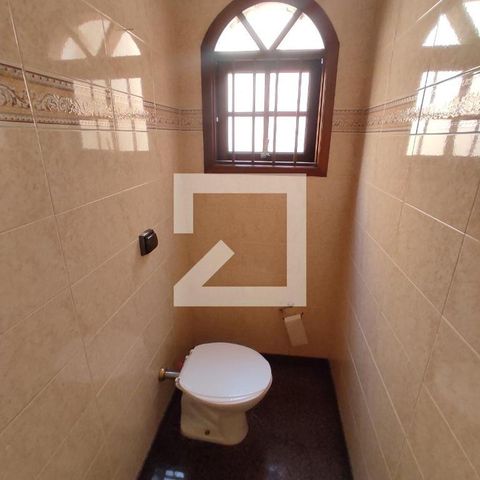 Casa à venda com 214m², 3 quartos e 2 vagas Casa à venda com 214m², 3 quartos e 2 vagasLavabo