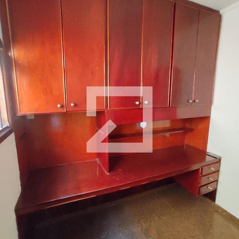 Casa à venda com 214m², 3 quartos e 2 vagas Casa à venda com 214m², 3 quartos e 2 vagasEscritório