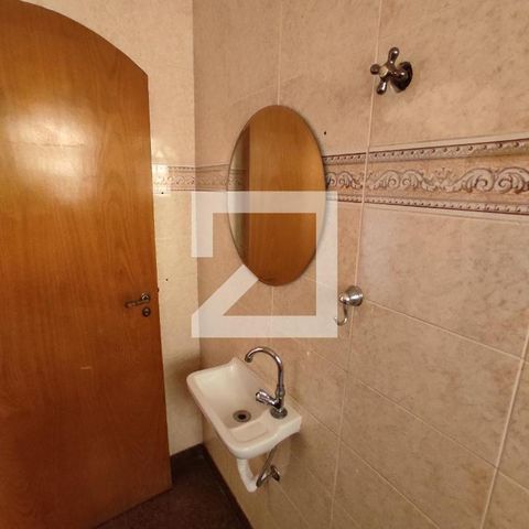 Casa à venda com 214m², 3 quartos e 2 vagas Casa à venda com 214m², 3 quartos e 2 vagasLavabo