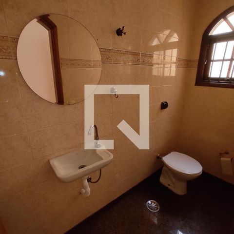 Casa à venda com 214m², 3 quartos e 2 vagas Casa à venda com 214m², 3 quartos e 2 vagasLavabo