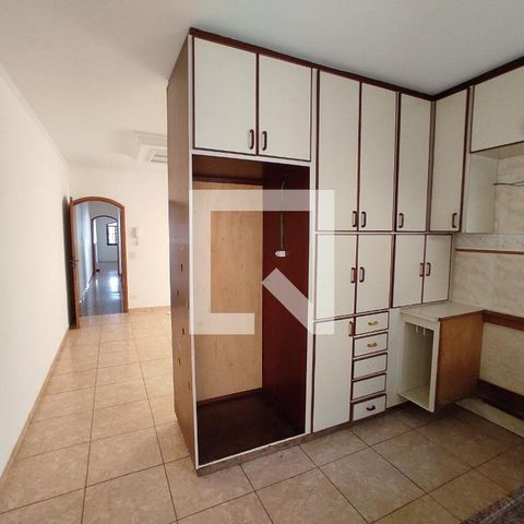 Casa à venda com 214m², 3 quartos e 2 vagas Casa à venda com 214m², 3 quartos e 2 vagasCozinha